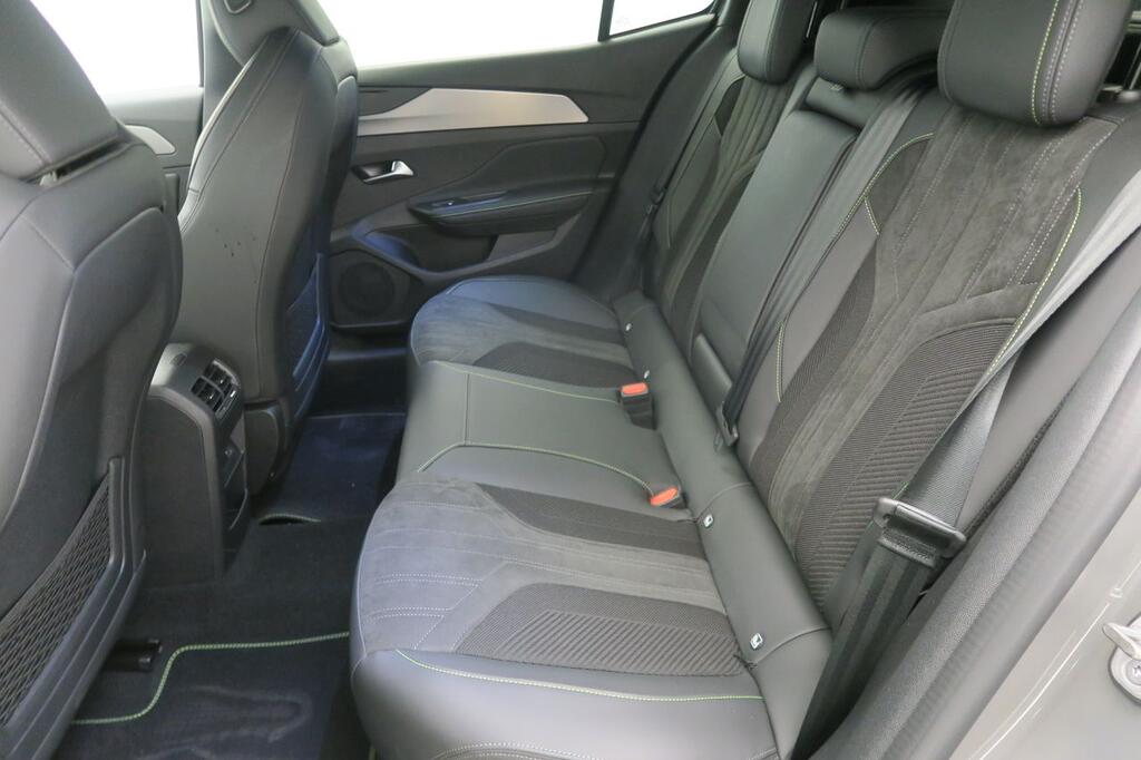 Peugeot 408 Nuevo 408 GT Gasolina 130 S&S EAT8 18