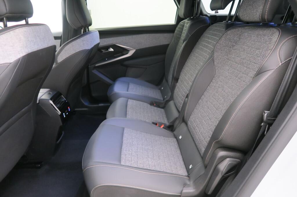 Peugeot 5008 ALLURE 1.2 MHEV HYBRID EDCS6 145 CV 7 PLAZAS 18