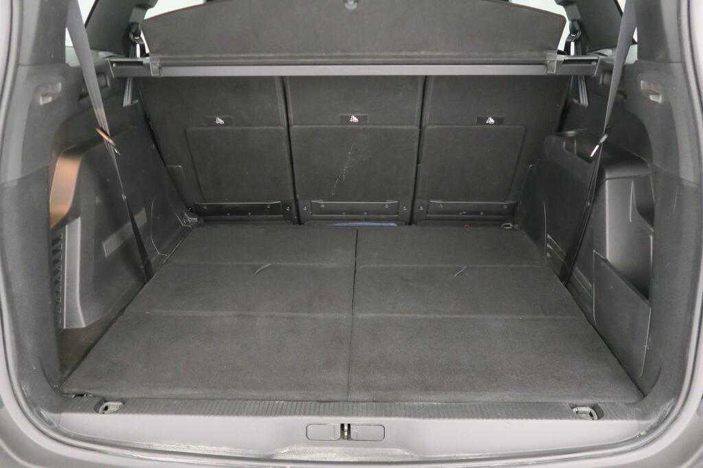 Peugeot 5008 STYLE 1.5 BLUEHDI 130CV S&S 6VEL MAN 5P 7 PLAZAS 17