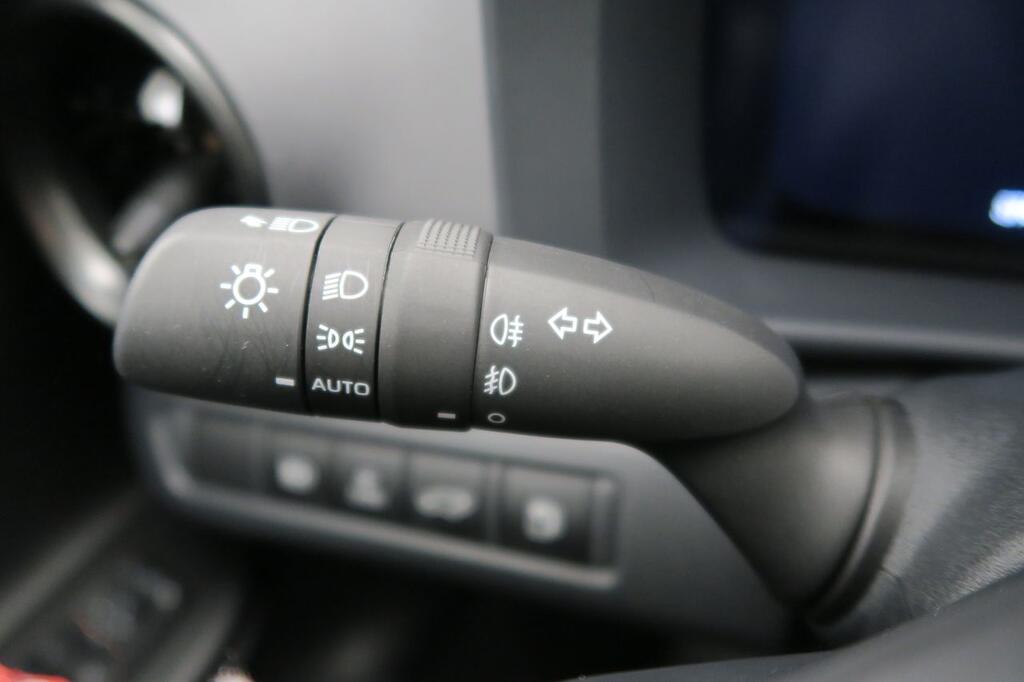 Toyota C-HR SUV 2.0 PHEV GR SPORT CVT 223 5P 15