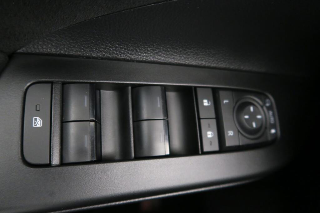 Toyota C-HR SUV 2.0 PHEV GR SPORT CVT 223 5P 8