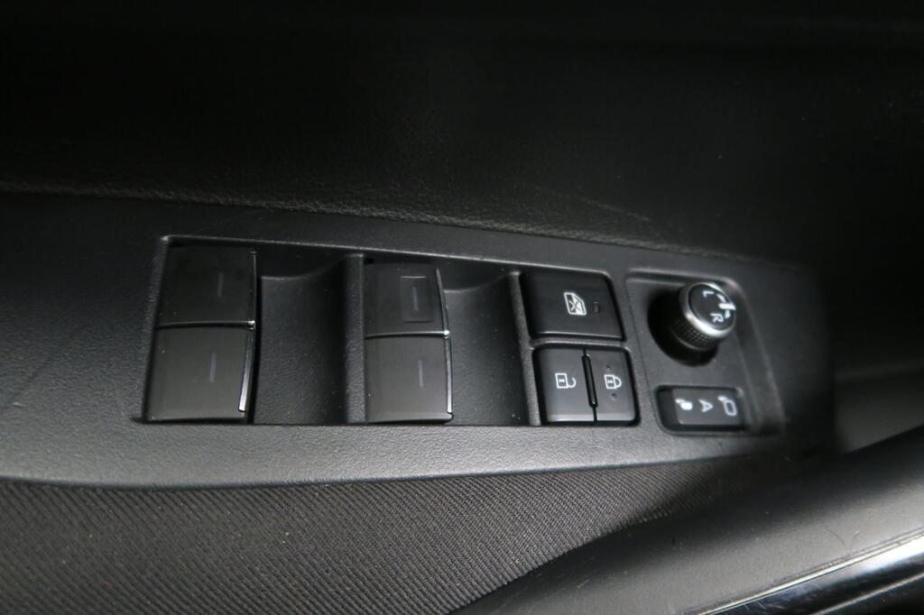 Toyota Corolla Berlina 1.8 HYBRID ACTIVE TECH E-CVT 122 5P 12