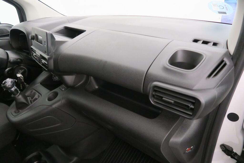 Toyota Proace City FG 1.5D 102 CV MWB 4P 14