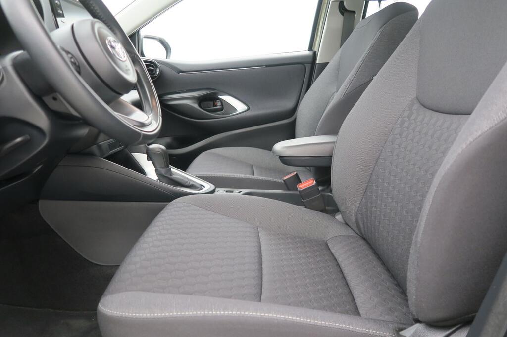 Toyota Yaris Berlina 1.5 VVT-I HEV ACTIVE PLUS 116 5P 16