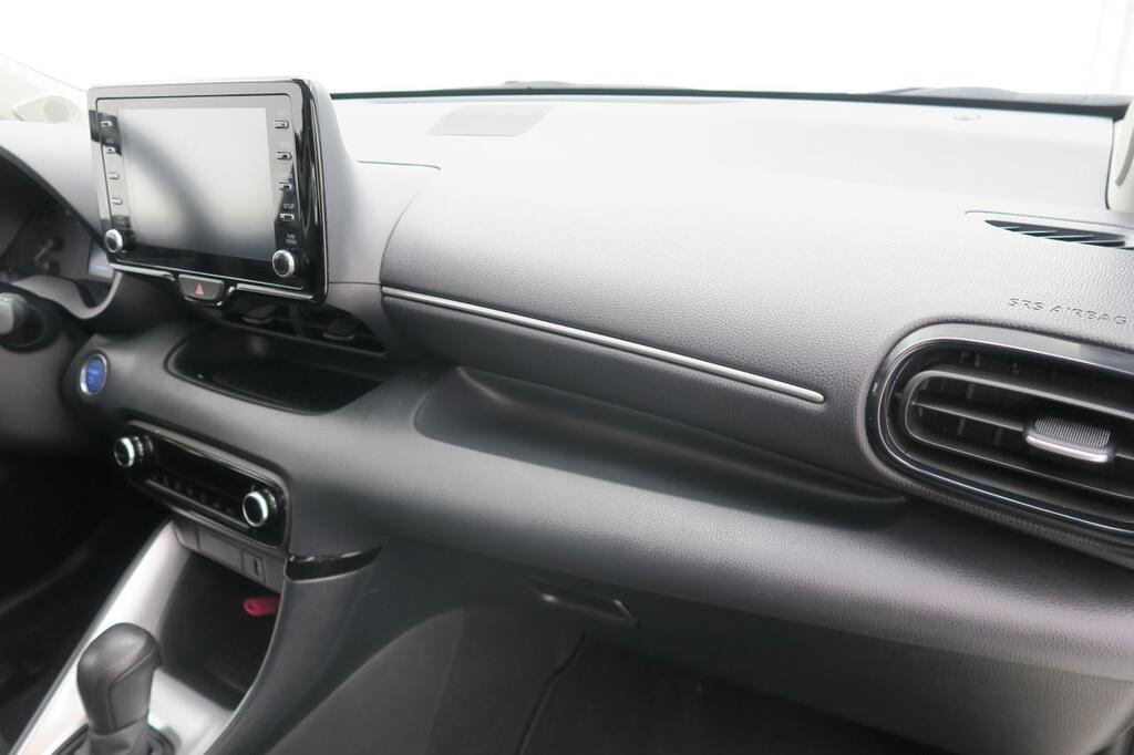 Toyota Yaris Berlina 1.5 VVT-I HEV ACTIVE PLUS 116 5P 14