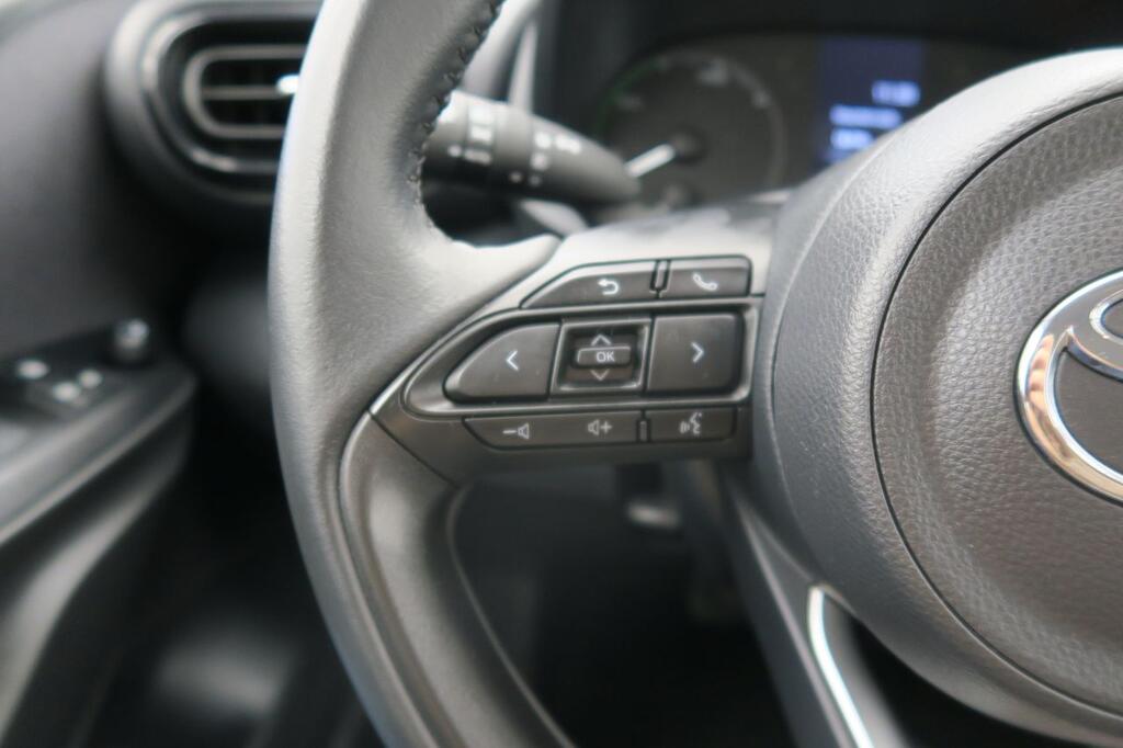 Toyota Yaris Berlina 1.5 VVT-I HEV ACTIVE PLUS 116 5P 10