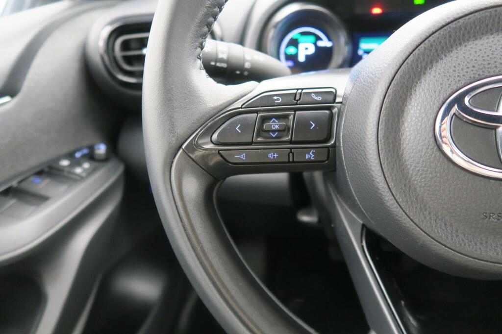 Toyota Yaris Berlina 1.5 VVT-I HYBRID STYLE 116 5P 12