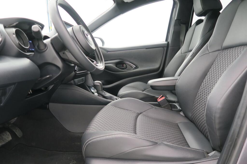 Toyota Yaris Berlina 1.5 VVT-I HYBRID STYLE 116 5P 19