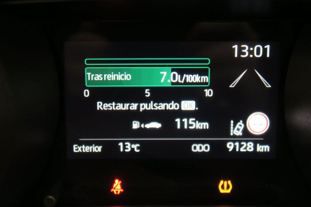 Toyota Yaris Berlina 1.5 VVT-I HYBRID STYLE 116 5P 11