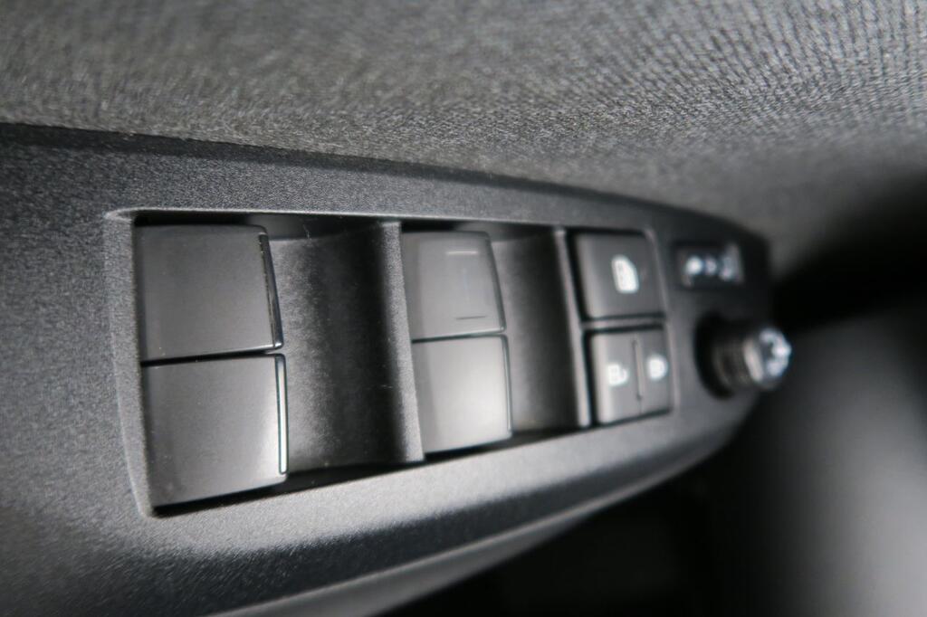 Toyota Yaris Berlina 1.5 VVT-I HYBRID STYLE 116 5P 14