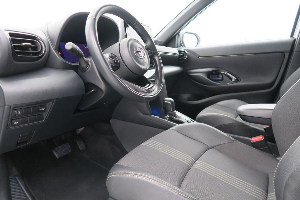 Toyota Yaris Cross YB 7