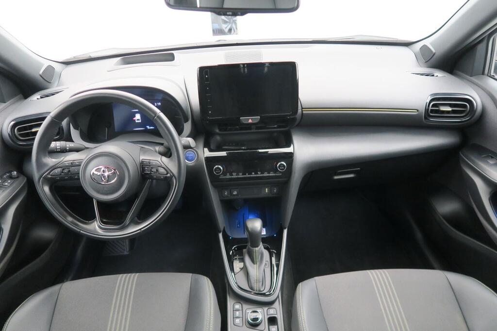 Toyota Yaris Cross YB 15