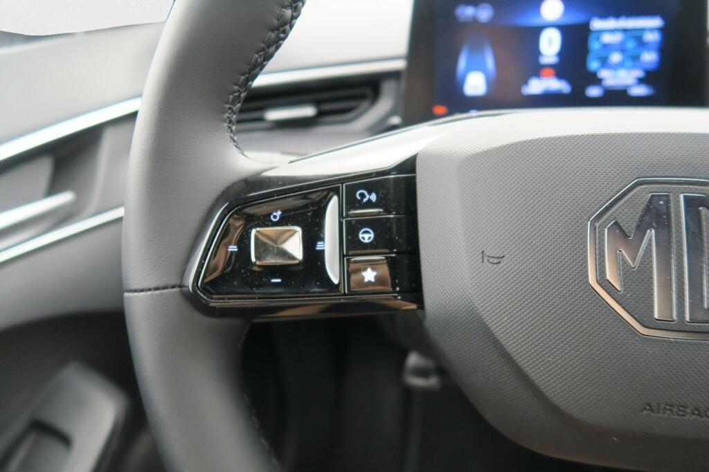 MG MG3 HEV LUXURY 10