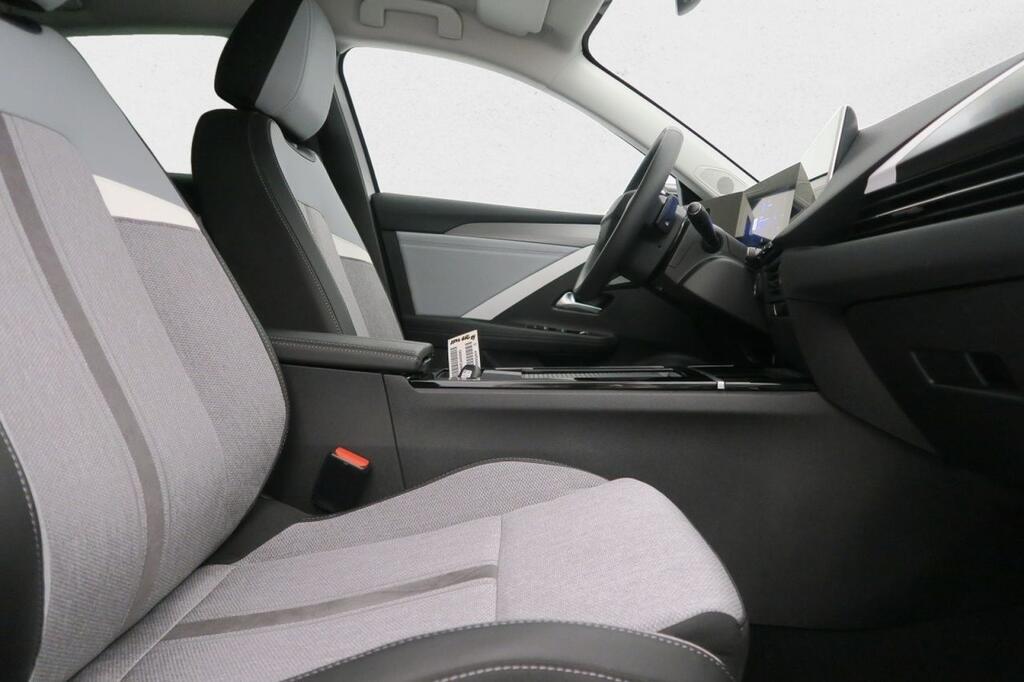 Opel Astra PHEV 5P ELEGANCE 1.6T HYBRID AT8 S/S 1 17