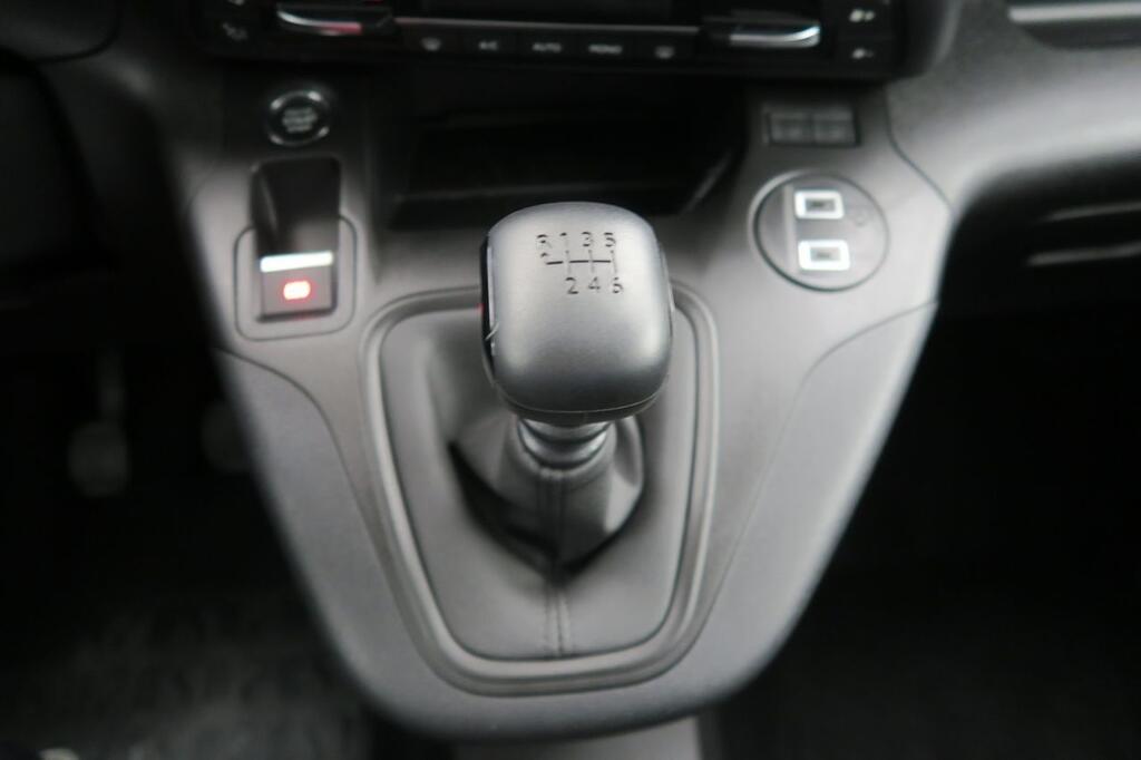 Opel Combo Cargo 1.5 TD 100 SWB 4P (KMO) 8