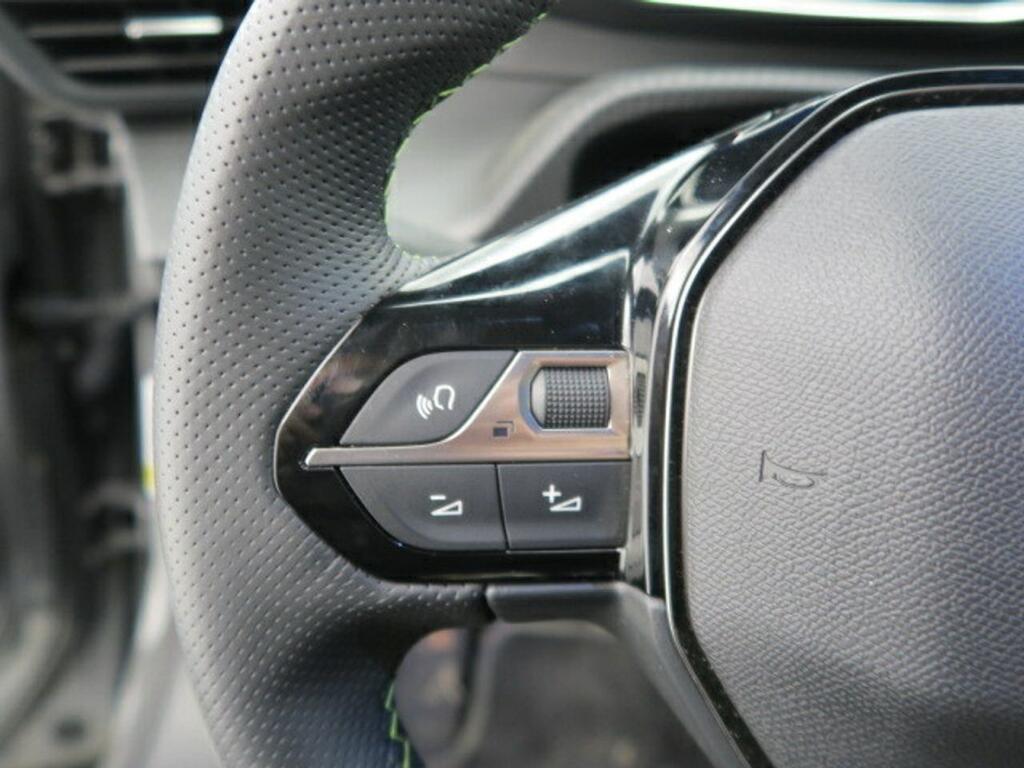 Peugeot 2008 GT BEV - ELECT. 156CV 5P 8