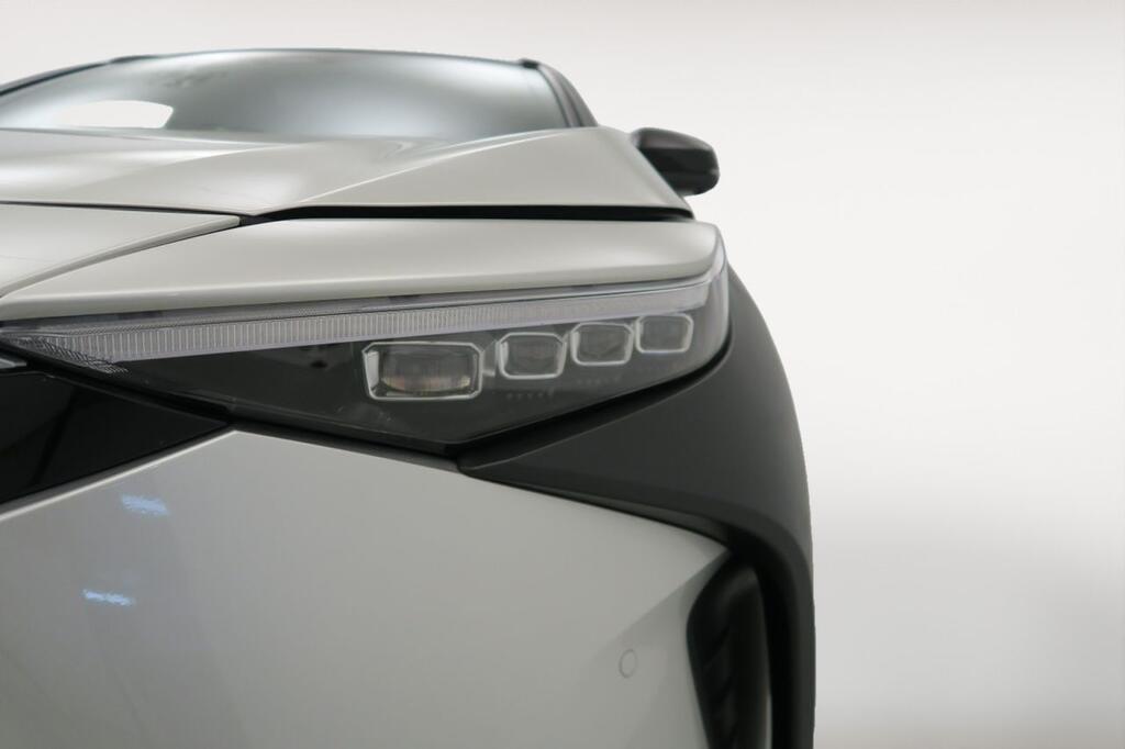 Toyota bZ4X 220E 4x4 5P Style Plus 22