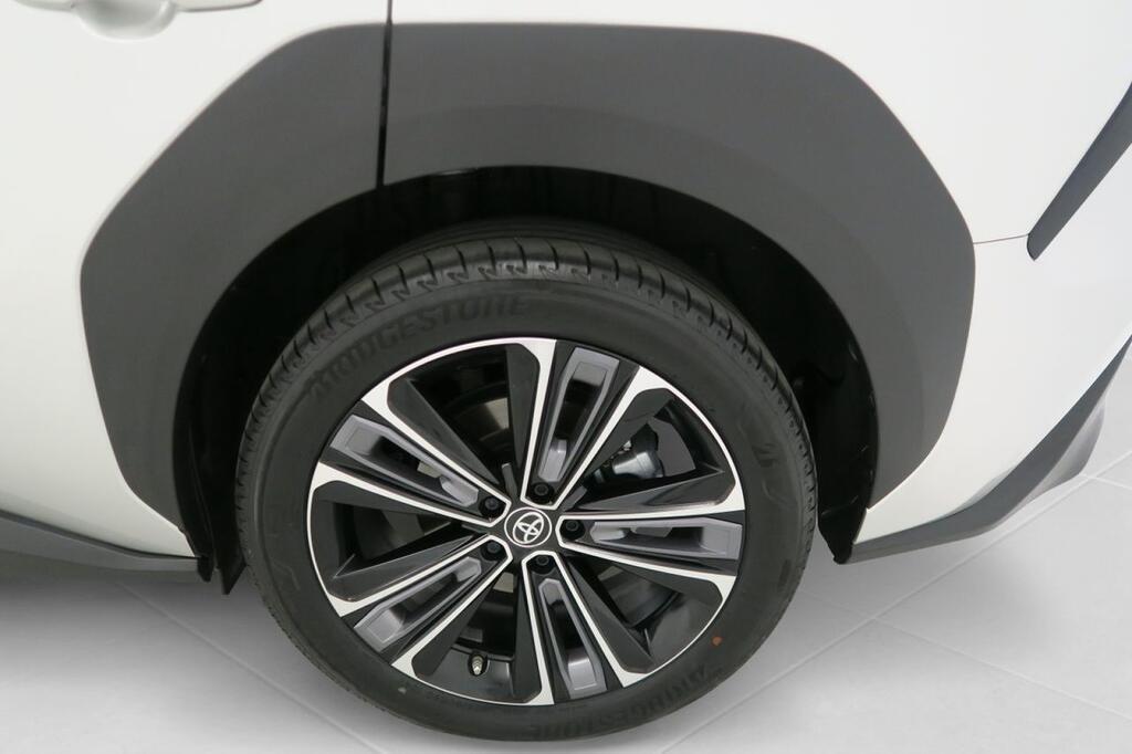 Toyota bZ4X 220E 4x4 5P Style Plus 24