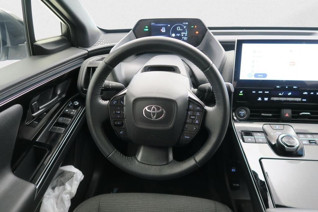 Toyota bZ4X 220E 4x4 5P Style Plus 14