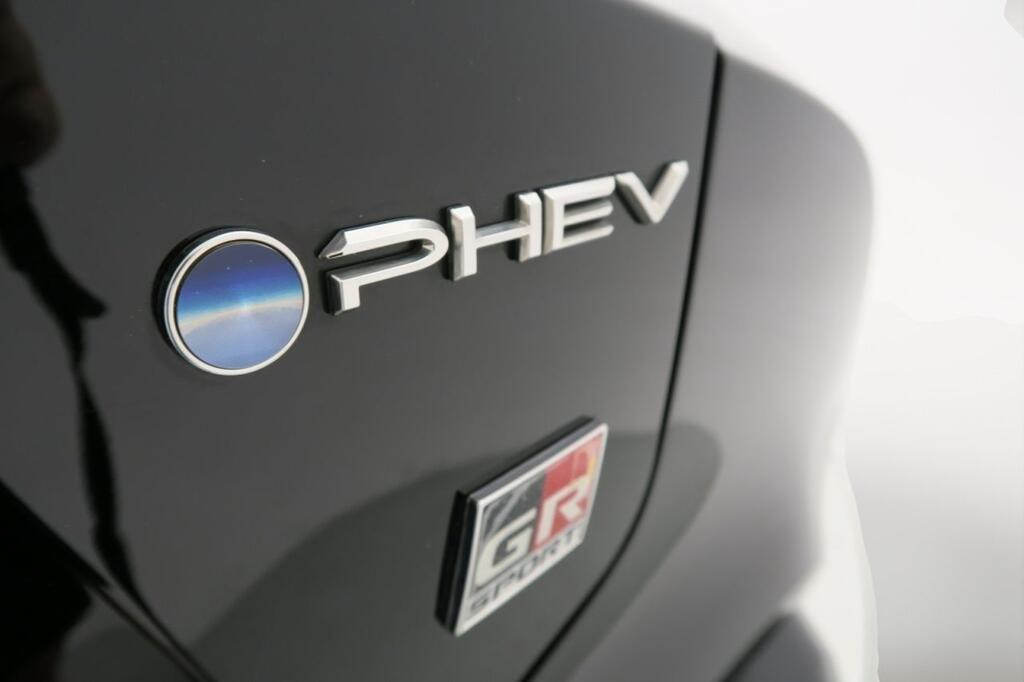 Toyota C-HR SUV 2.0 PHEV GR SPORT EDITION CVT 223 5P 23