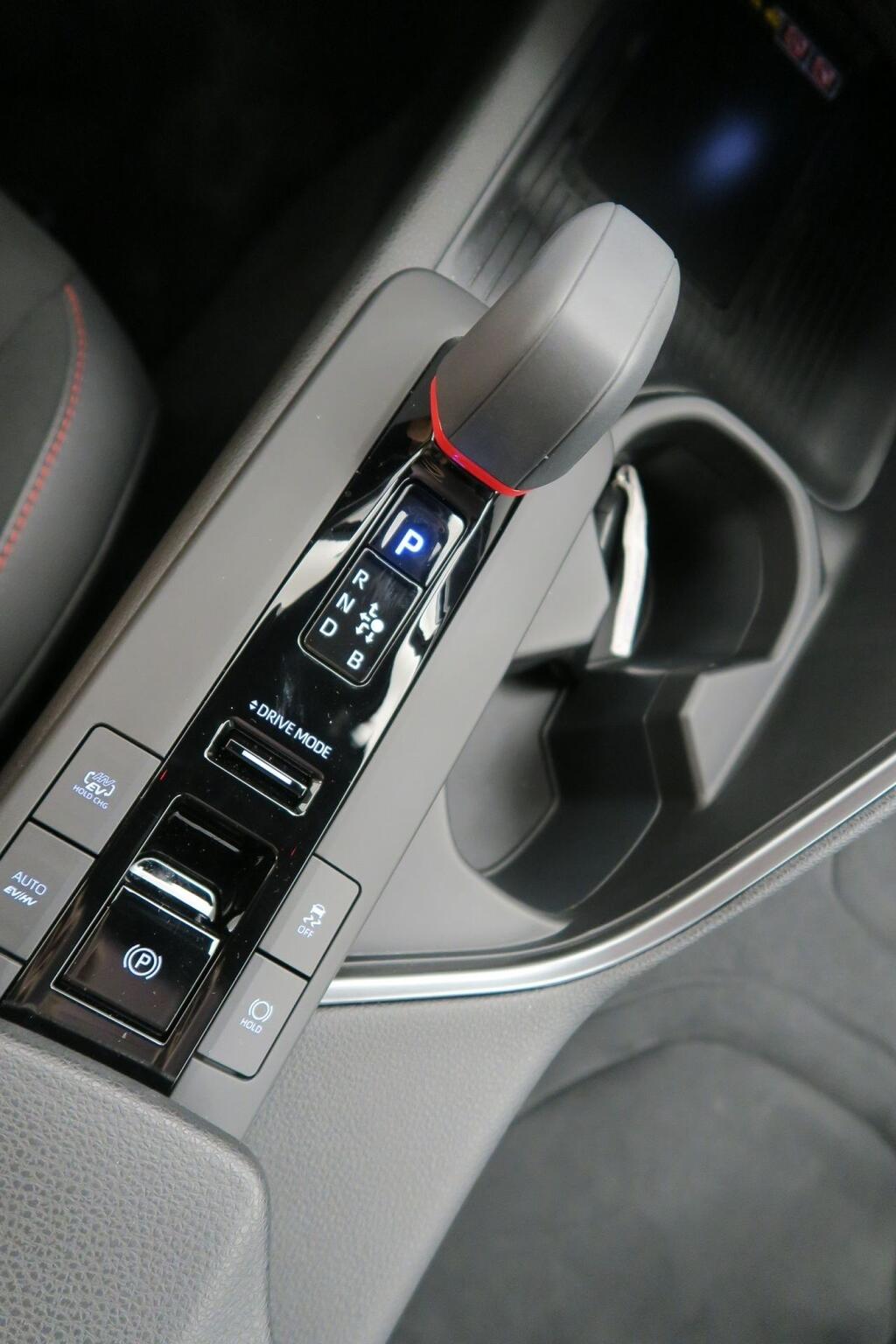 Toyota C-HR SUV 2.0 PHEV GR SPORT EDITION CVT 223 5P 8