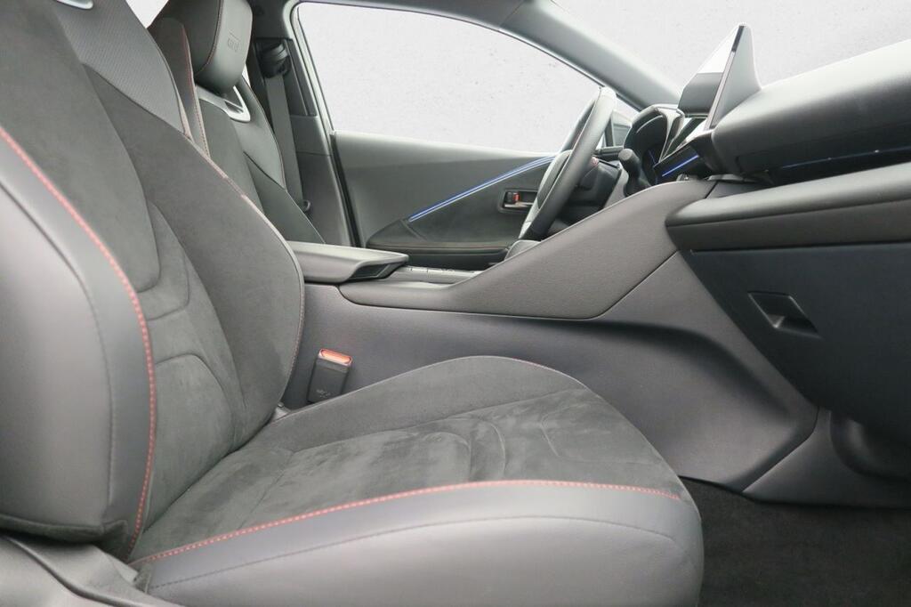 Toyota C-HR SUV 2.0 PHEV GR SPORT EDITION CVT 223 5P 17