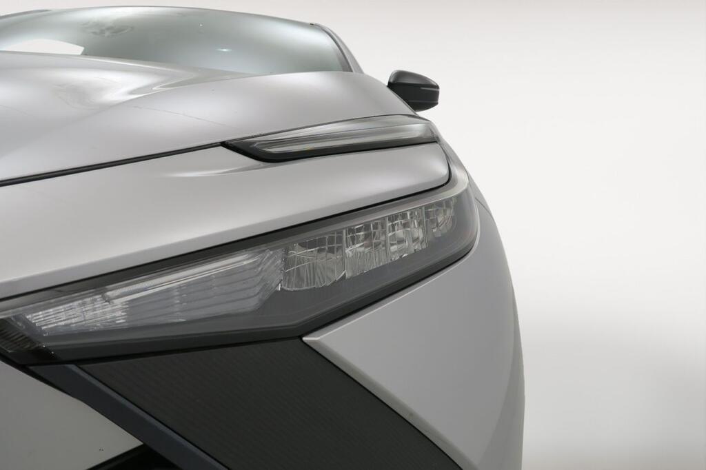 Toyota C-HR Toyota C-HR 220PH e-CVT 5P Advance 21