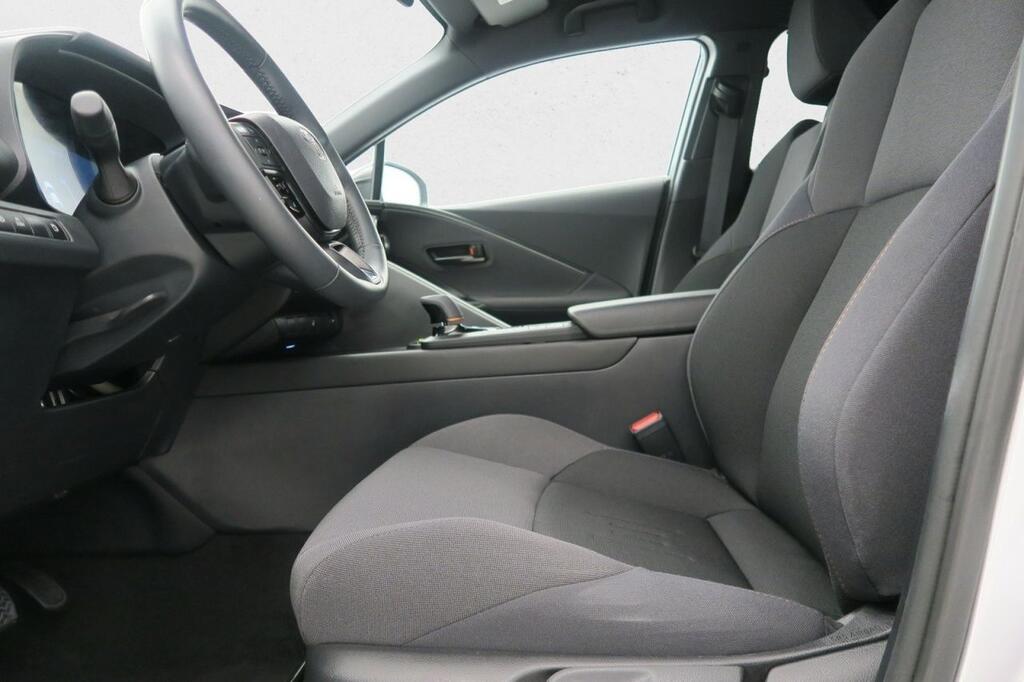 Toyota C-HR Toyota C-HR 220PH e-CVT 5P Advance 17