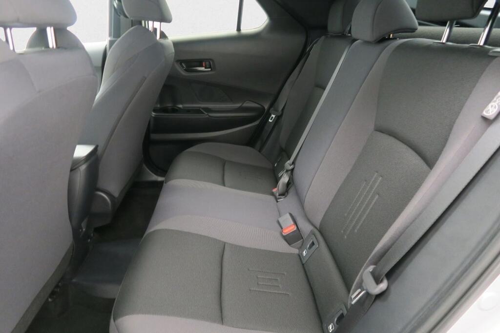 Toyota C-HR Toyota C-HR 220PH e-CVT 5P Advance 18