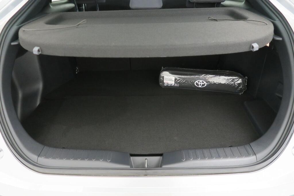 Toyota C-HR Toyota C-HR 220PH e-CVT 5P Advance 19