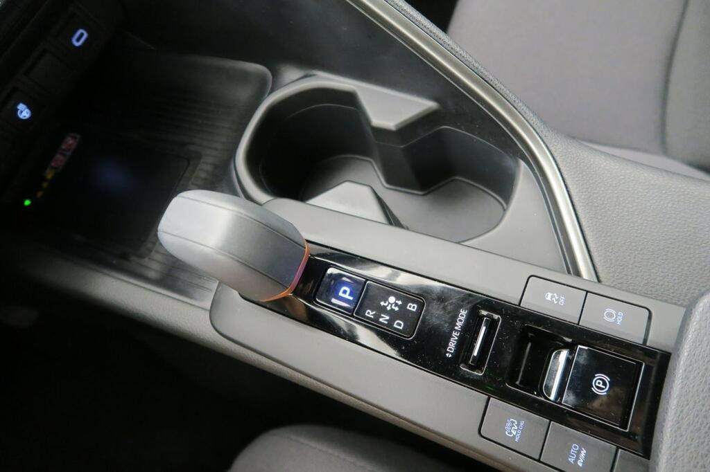 Toyota C-HR Toyota C-HR 220PH e-CVT 5P Advance 10