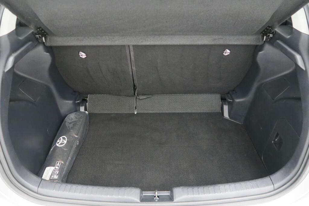 Toyota Yaris Berlina 1.5 VVT-I HEV ACTIVE PLUS 116 5P 19