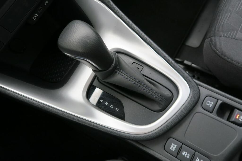 Toyota Yaris Berlina 1.5 VVT-I HEV ACTIVE PLUS 116 5P 14