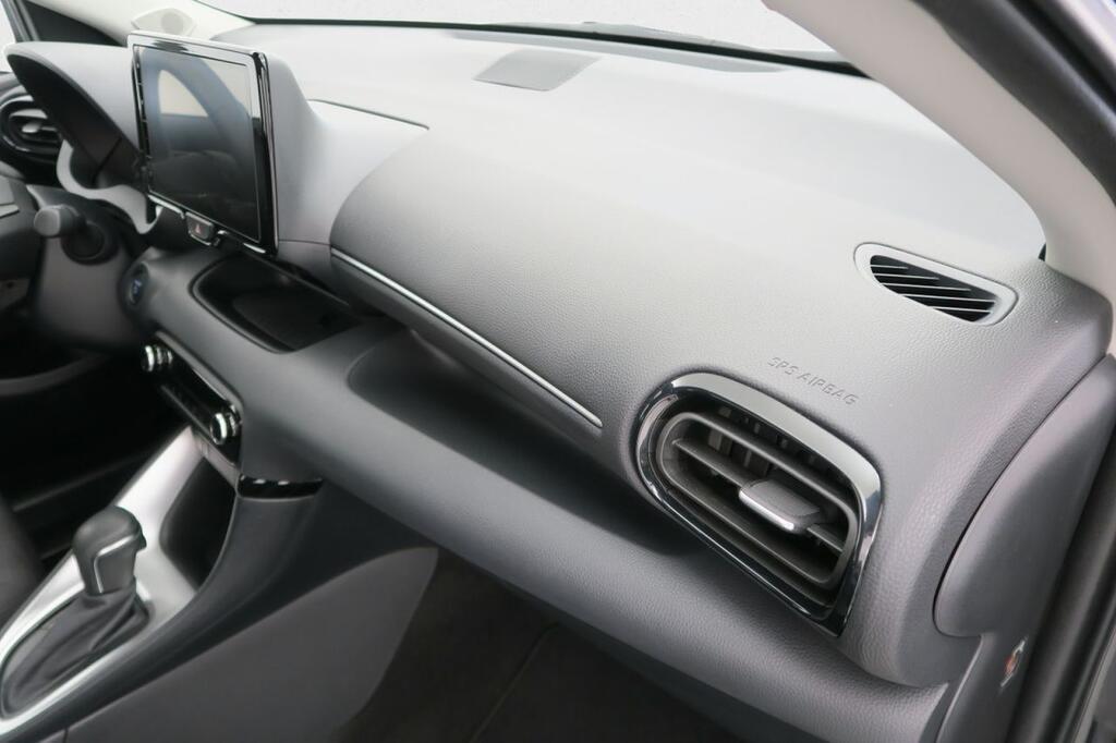 Toyota Yaris Berlina 1.5 VVT-I HEV ACTIVE PLUS 116 5P 16