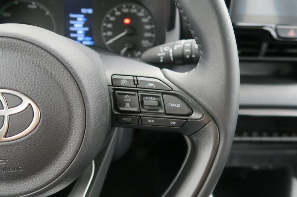 Toyota Yaris Berlina 1.5 VVT-I HEV ACTIVE PLUS 116 5P 13