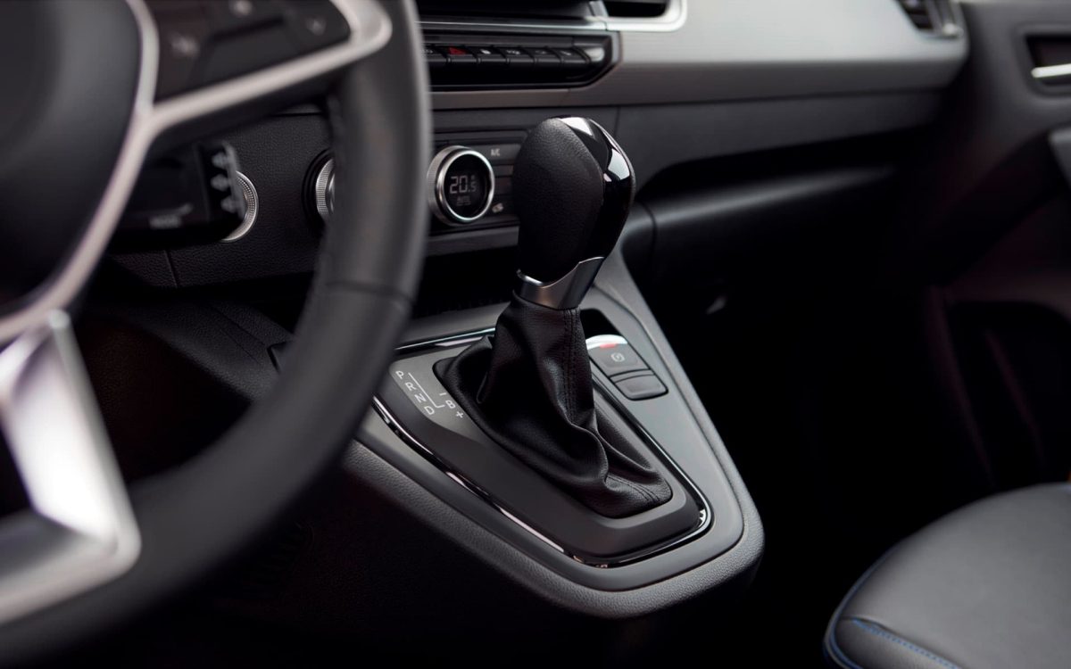 Nissan Townstar interior