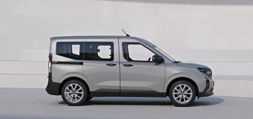 Ford Transit Courier interior