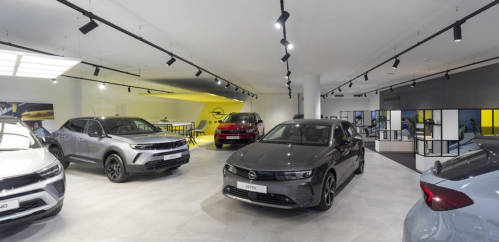 OPEL MAVISA - TERRASSA